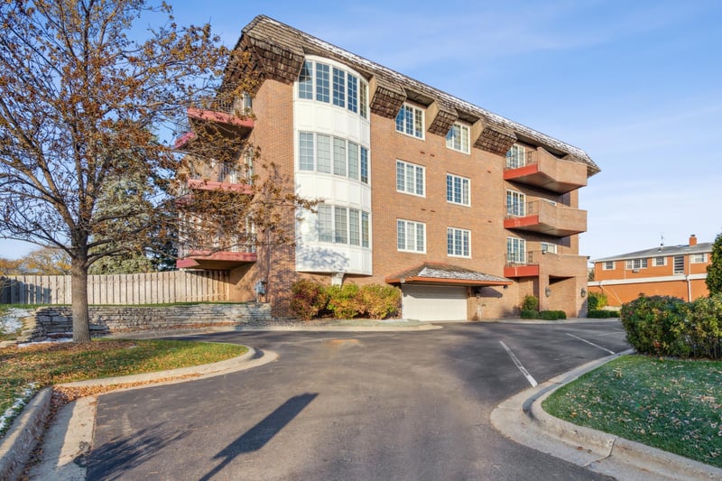 6300 Xerxes Ave S #33, Edina, MN 55423