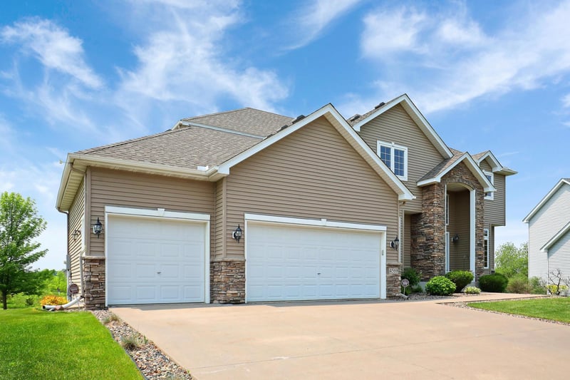 4569 Elk Cir, Saint Bonifacius, MN 55375