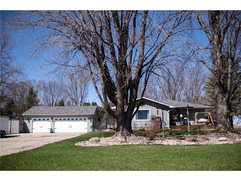 51714 270th St, Austin, MN 55912