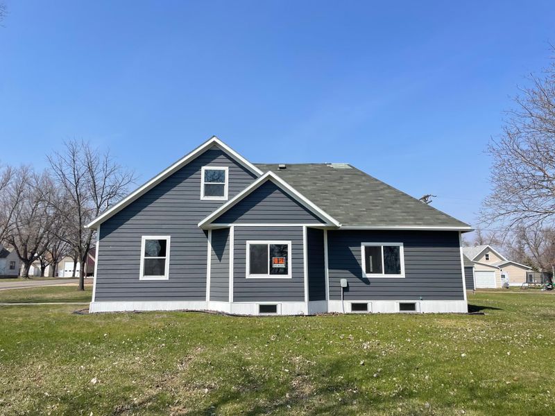 850 Leo Ave, Ruthton, MN 56170