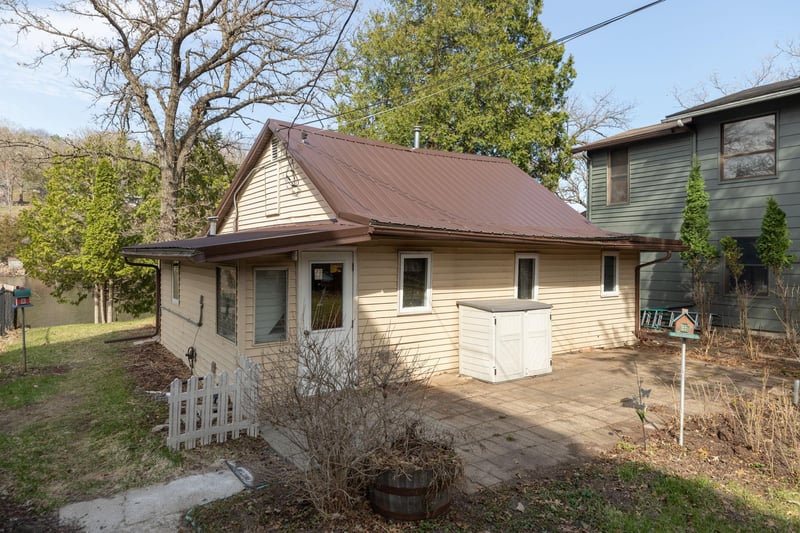 40268 Ryans Bay Rd, Zumbro Falls, MN 55991