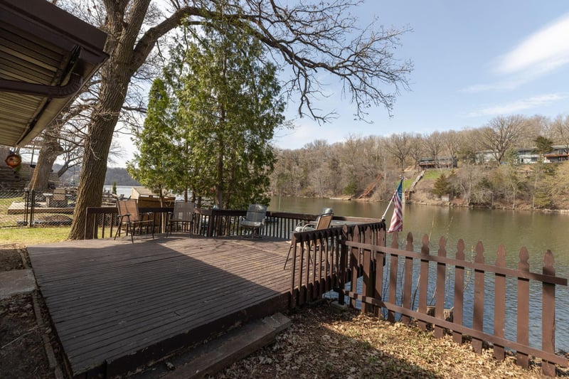 40268 Ryans Bay Rd, Zumbro Falls, MN 55991