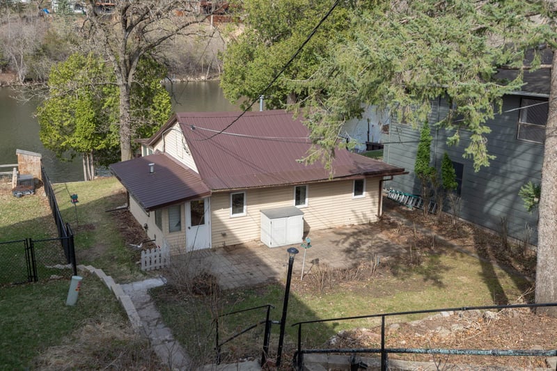 40268 Ryans Bay Rd, Zumbro Falls, MN 55991