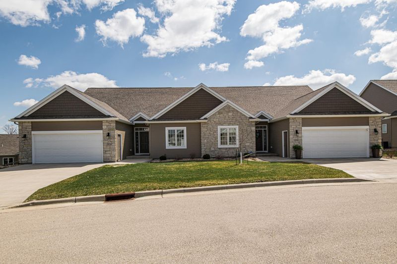 3074 Ivory Rd NE, Rochester, MN 55906
