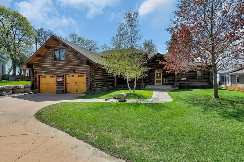 8135 N Shore Dr, Spicer, MN 56288