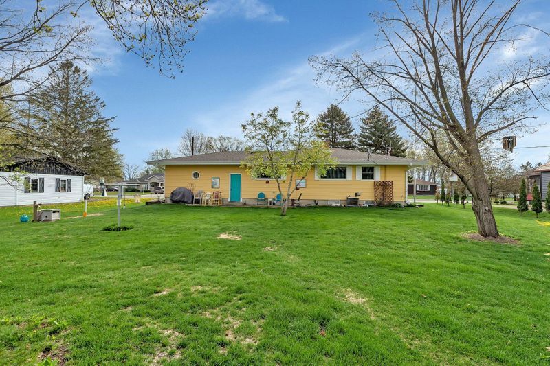 590 State St S, Eden Valley, MN 55329