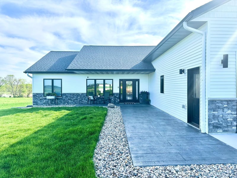 41356 Silver Lake Ln, Le Center, MN 56057