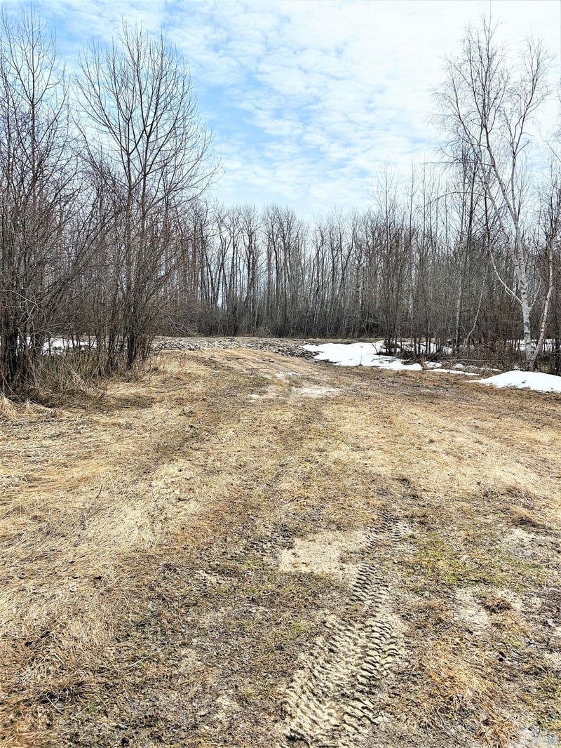 34001 530th Ave, Warroad, MN 56756