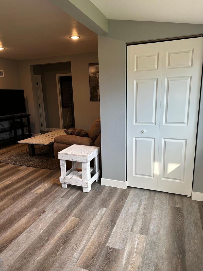 906 E 2nd St, Redwood Falls, MN 56283