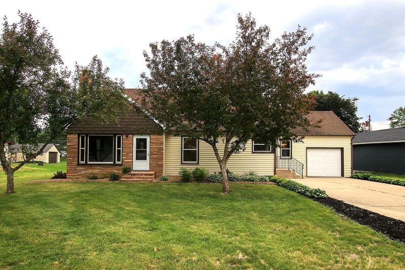 500 Main St, Stewart, MN 55385