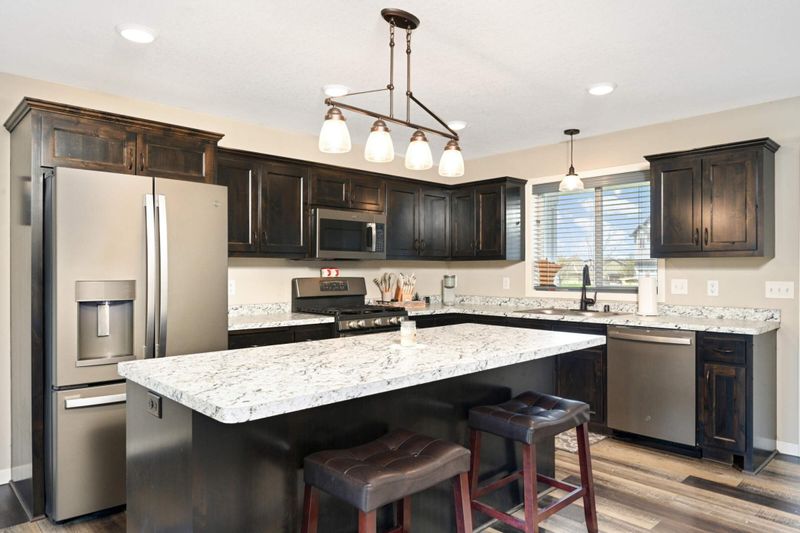 410 Moline Loop NW, Isanti, MN 55040