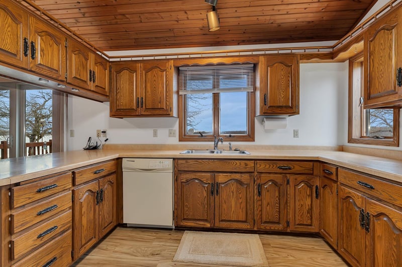 20315 162nd St, Eden Valley, MN 55329