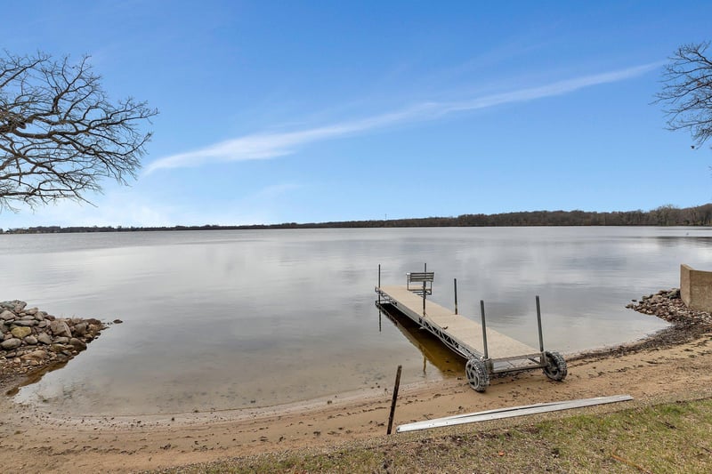 20315 162nd St, Eden Valley, MN 55329