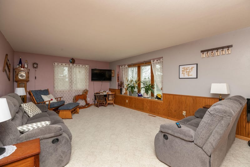 61340 120th St, Rose Creek, MN 55970
