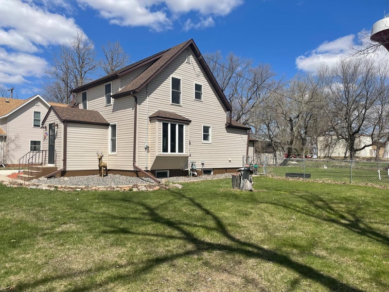 320 Mill St, Currie, MN 56123