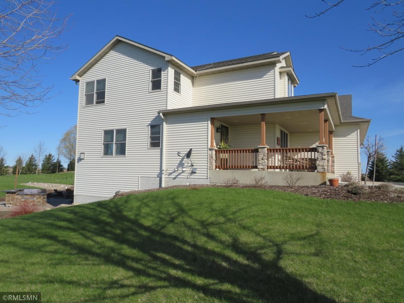 13723 Garden Ave, Glencoe, MN 55336