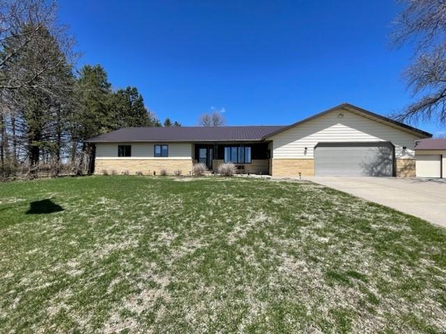 42768 Fort Rd, Saint Peter, MN 56082