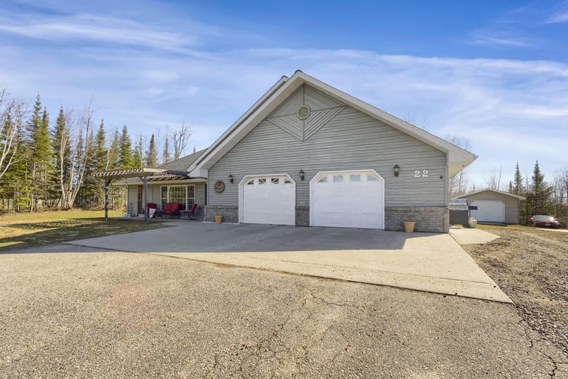 22 6th St, Nashwauk, MN 55769