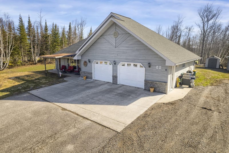 22 6th St, Nashwauk, MN 55769