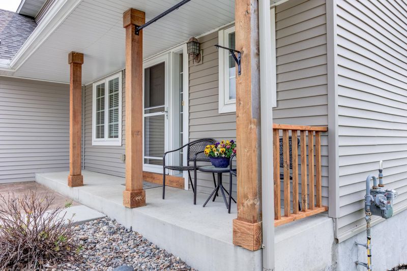 916 Hope Ave, Jordan, MN 55352