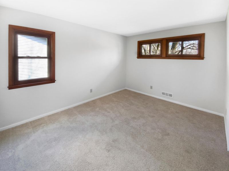 10516 Wren St NW, Coon Rapids, MN 55433