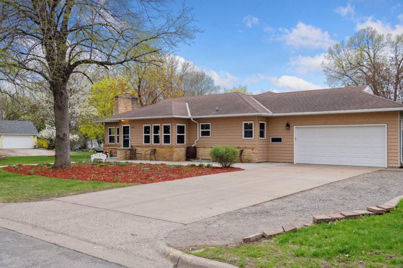 242 E River St, Monticello, MN 55362
