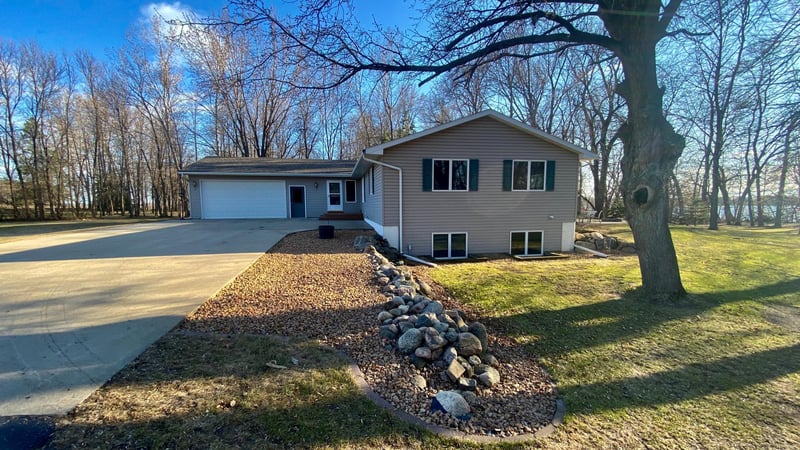 12121 E Lake Leven Rd, Villard, MN 56385