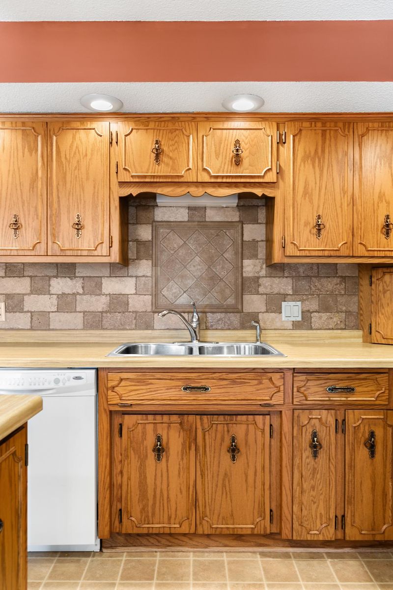440 Kirkwall Ct, Waite Park, MN 56387