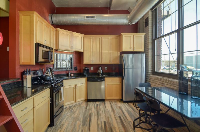 1901 E Hennepin Ave #106, Minneapolis, MN 55413