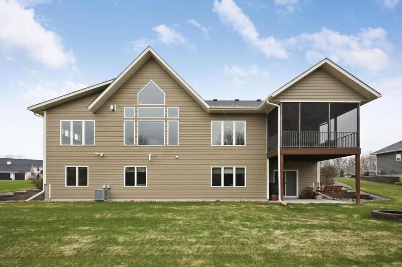 25106 Maple Ct, New Prague, MN 56071