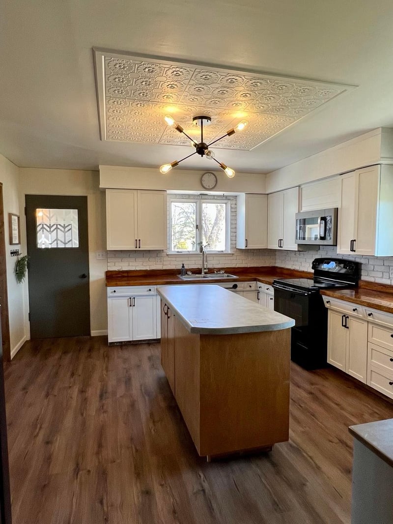 1101 Nordine St S, Karlstad, MN 56732