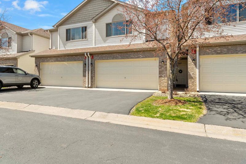 217 Stallion Ln, Lino Lakes, MN 55014