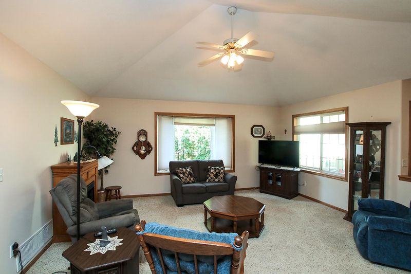 70 Orchard Ave SE, Hutchinson, MN 55350