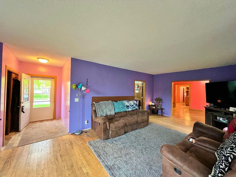 402 Main St E, Hinckley, MN 55037