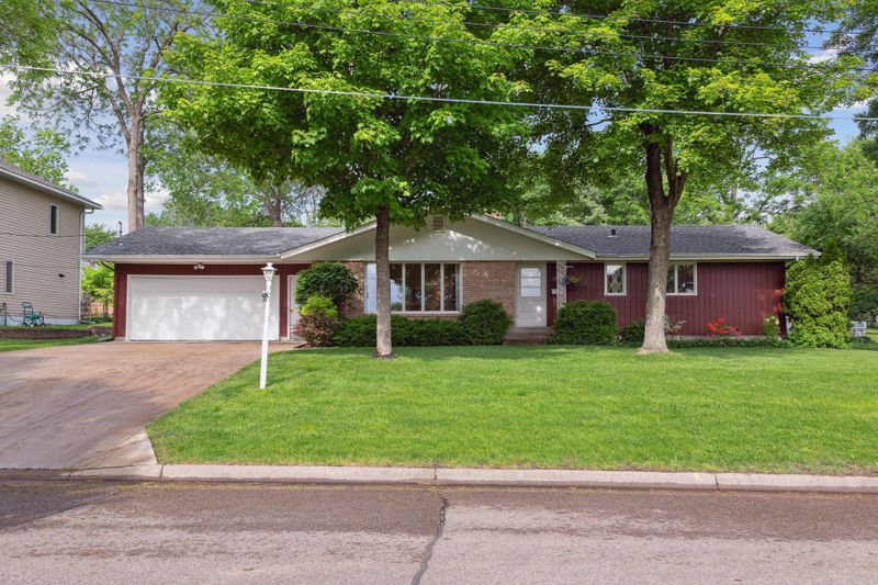 1318 3rd Ave S, Stillwater, MN 55082