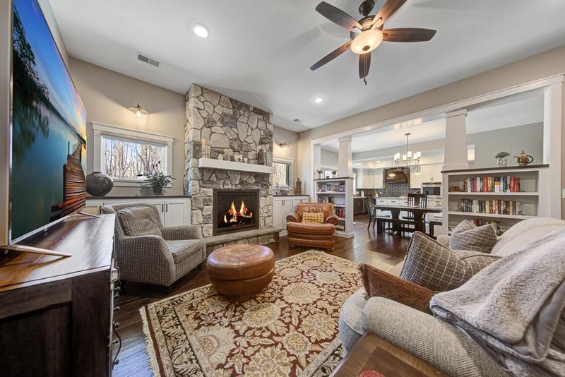 300 Oak Marsh Dr, Mankato, MN 56001