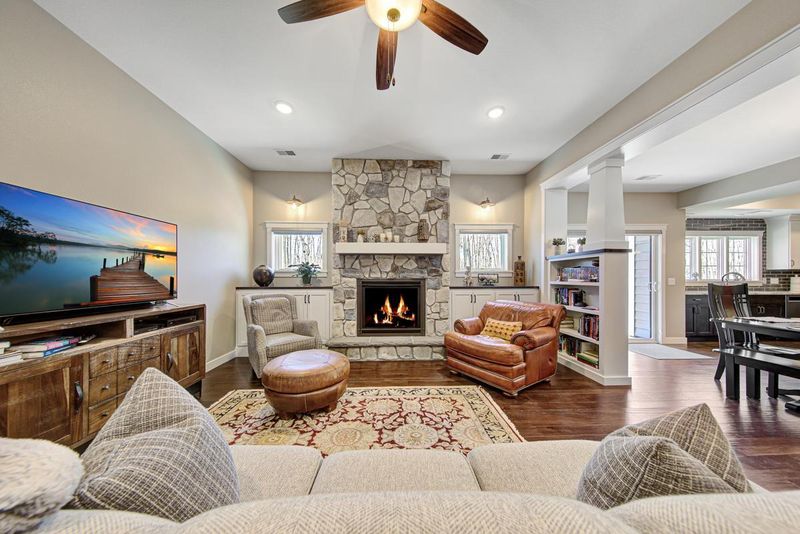 300 Oak Marsh Dr, Mankato, MN 56001