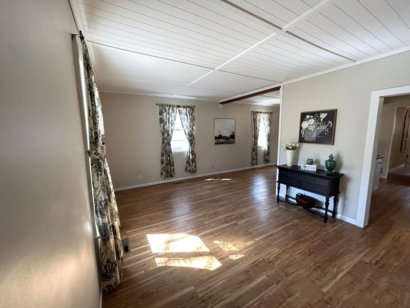 719 N 4th St, Montevideo, MN 56265