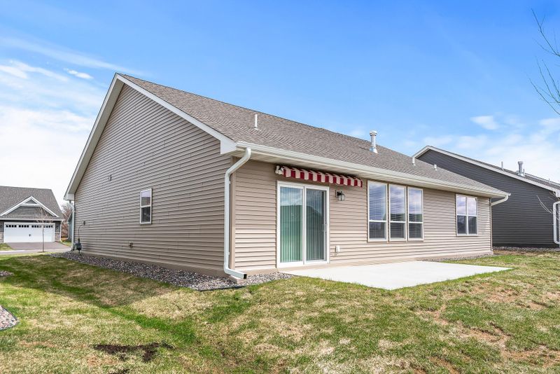 490 Paradise Dr SE, Saint Michael, MN 55376