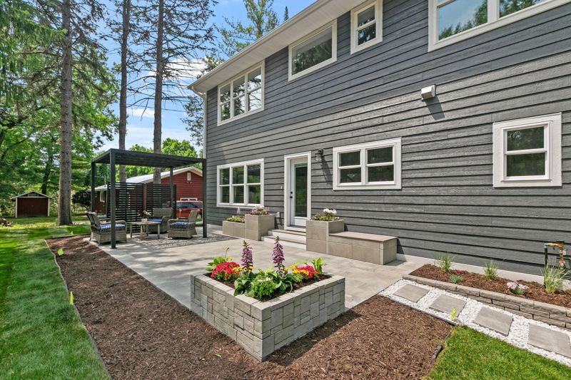 230 Edgewood Ave N, Golden Valley, MN 55427