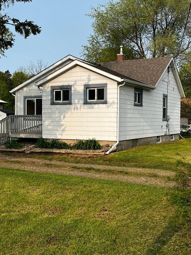 613 N 1st St, Darwin, MN 55324
