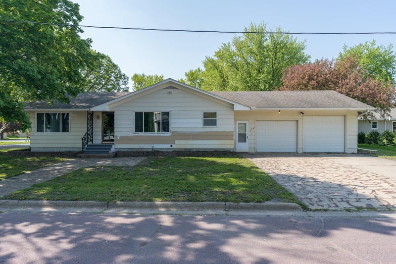 116 1st Ave, Minnesota Lake, MN 56068
