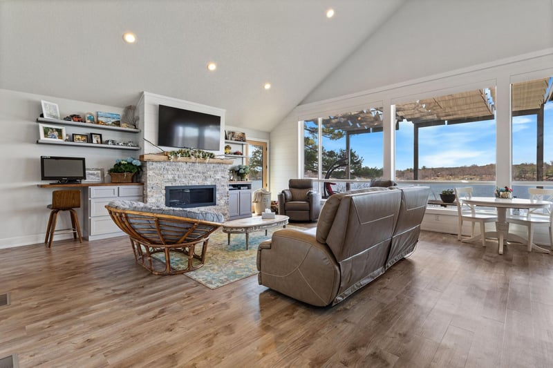 33551 Cobalt Cir NW, Cambridge, MN 55008