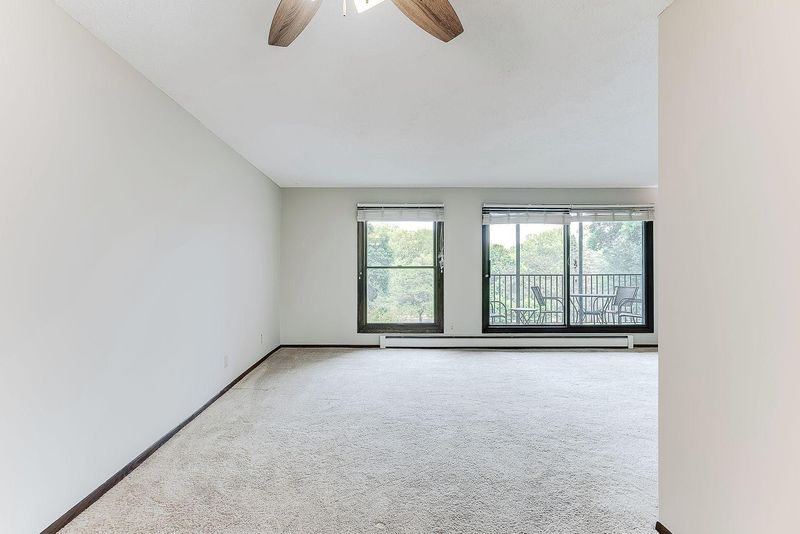 9500 Collegeview Rd #210, Bloomington, MN 55437