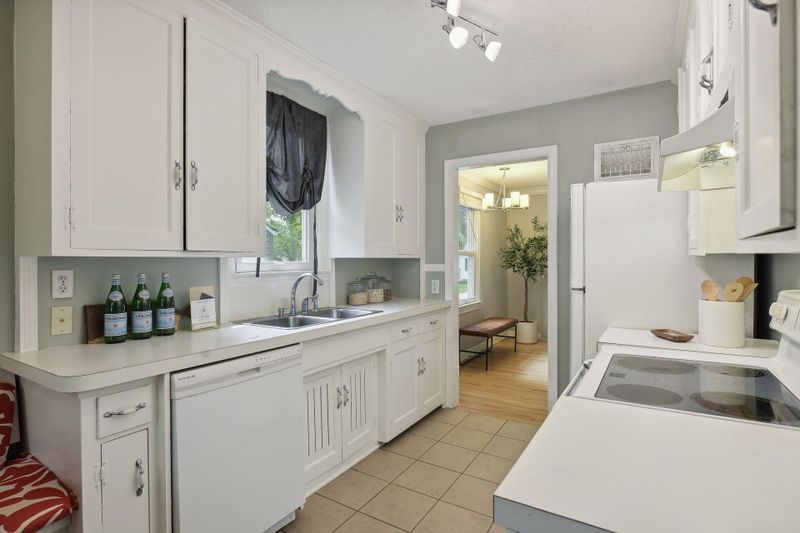 4121 Yosemite Ave S, Saint Louis Park, MN 55416