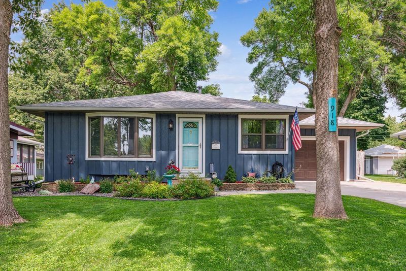 918 6th St W, Hastings, MN 55033