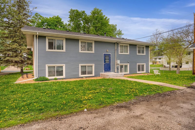2748 Xylon Ave N, New Hope, MN 55427