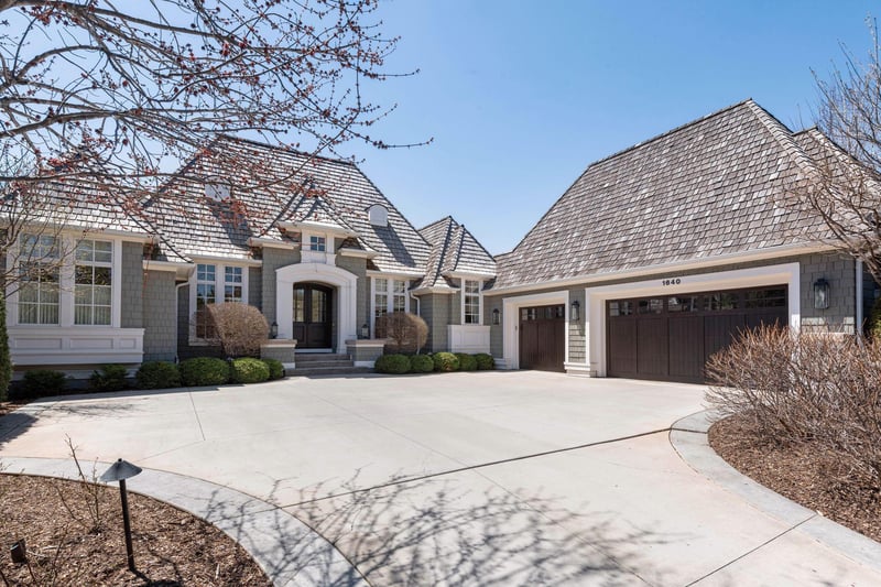 1640 Locust Hills Pl, Wayzata, MN 55391