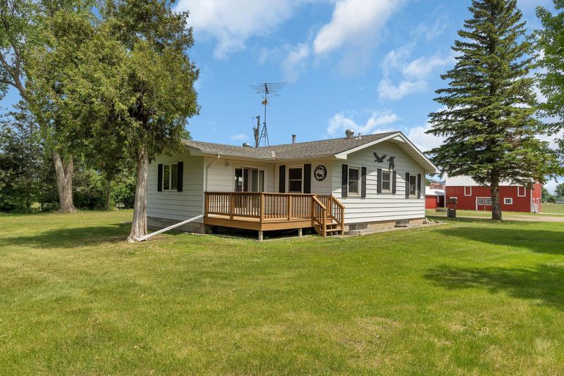 11278 Tagus Ave, Hutchinson, MN 55350
