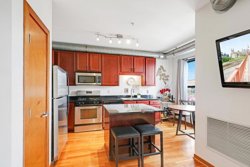 15 E Franklin Ave #220, Minneapolis, MN 55404